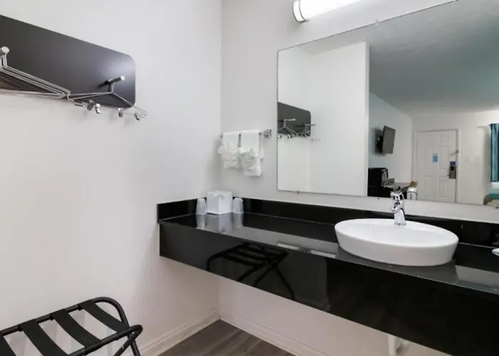Hotel 6-metropolis, Il 3*