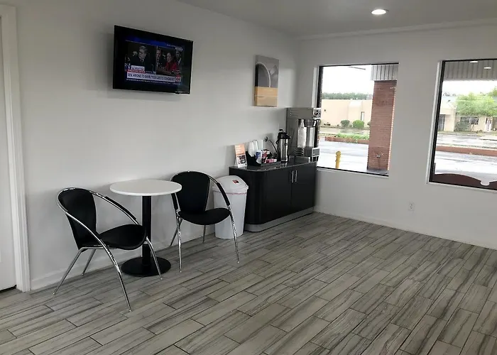 Hotel 6-metropolis, Il 3*